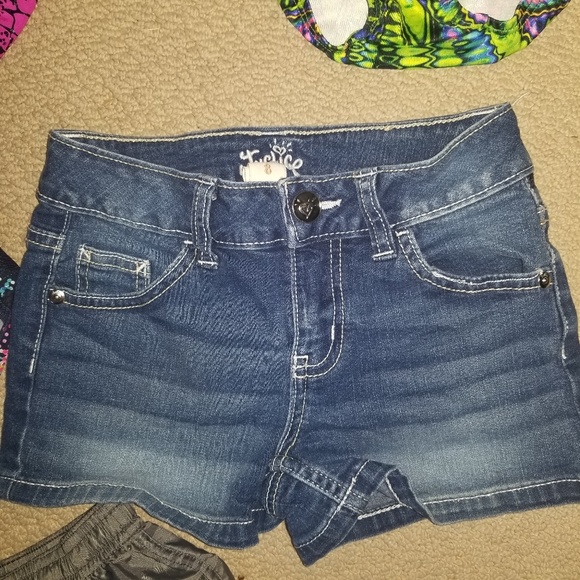 Girls athletic clothes new and barely used - Picture 4 of 5